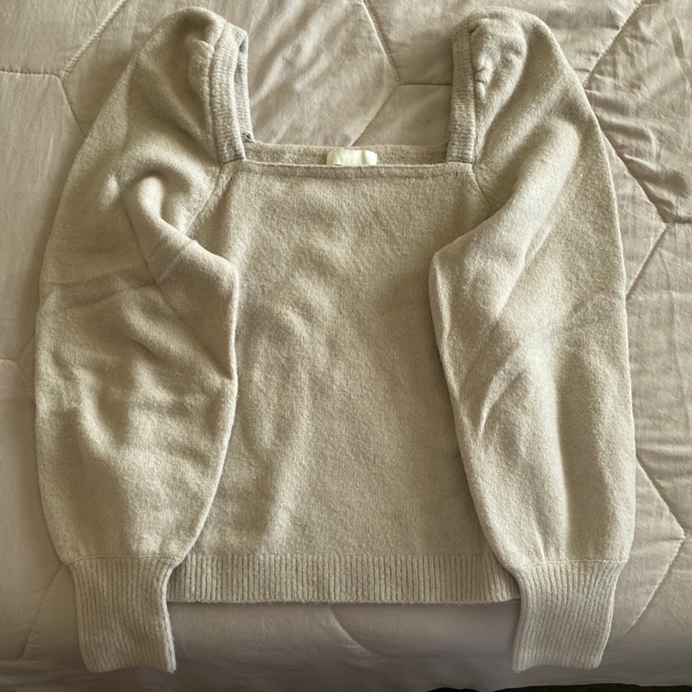 Beige puff sleeves winter top